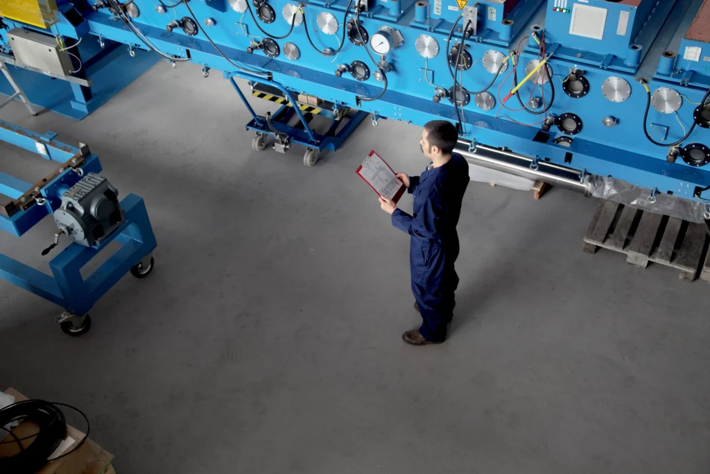 Piezo SA Technician With Clipboard